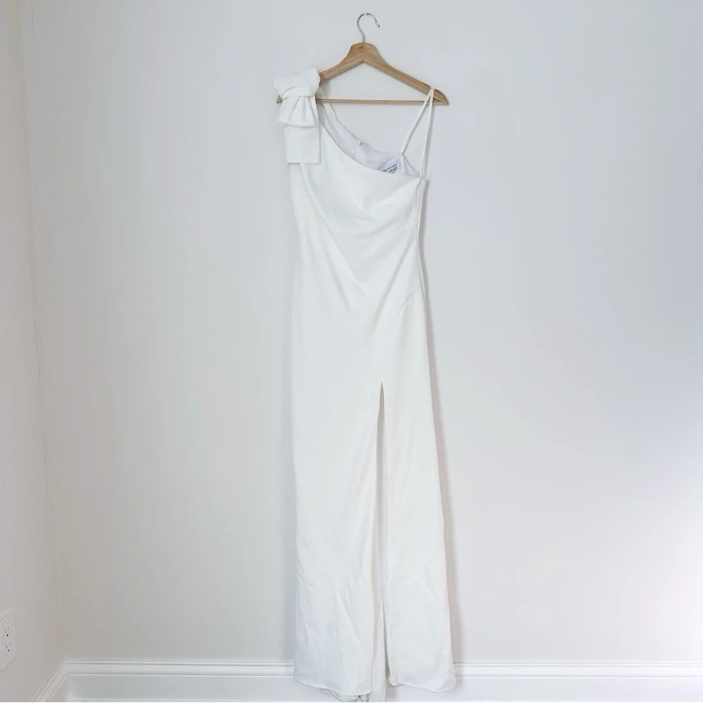 NEW Mac Duggal Women’s Leena White Bow-Shoulder Jersey Sheath Gown - Picture 7 of 16